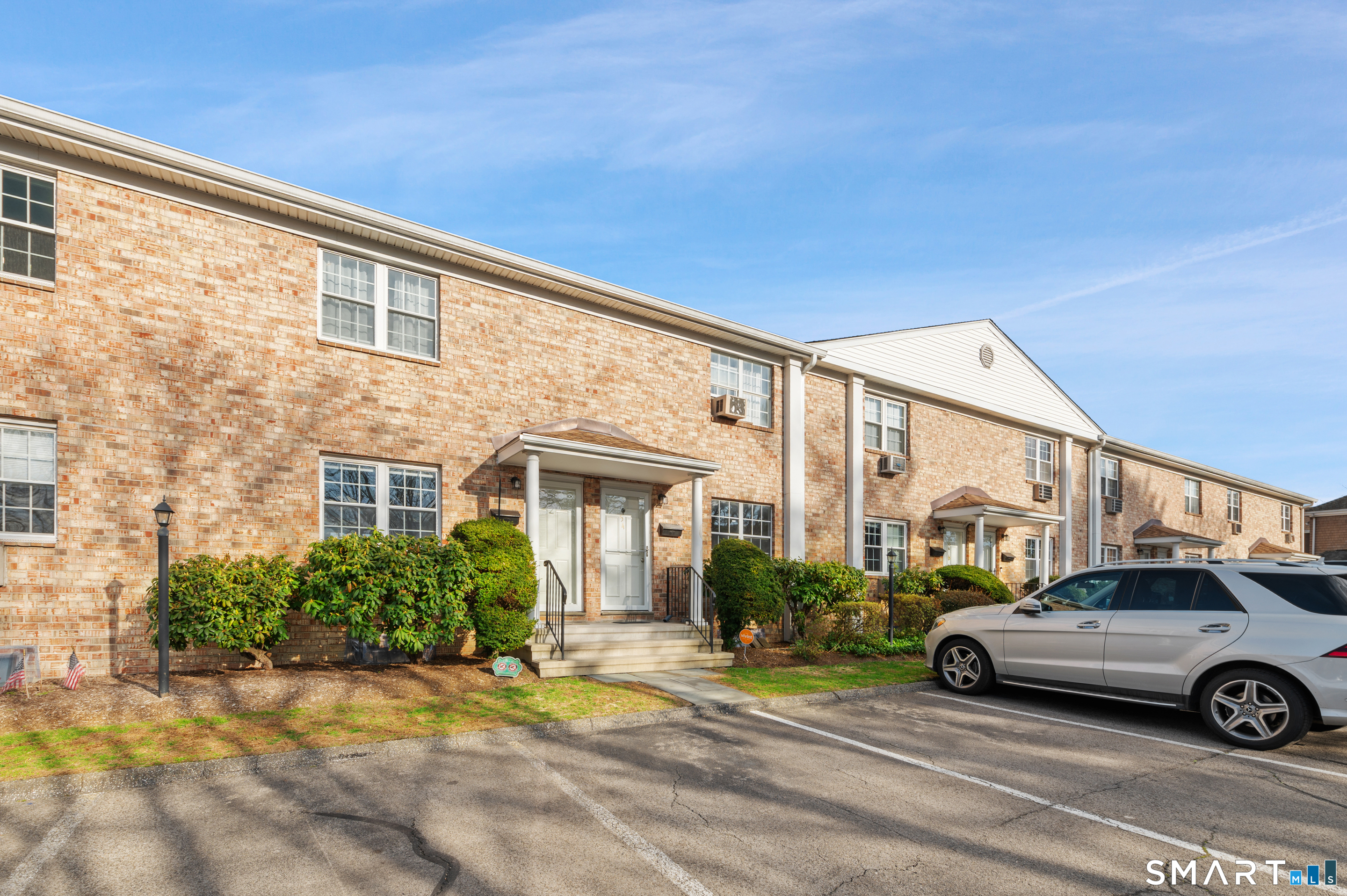 54 Lindstrom Road, Unit 54 Stamford, CT 06902 - Photo 3 of 28