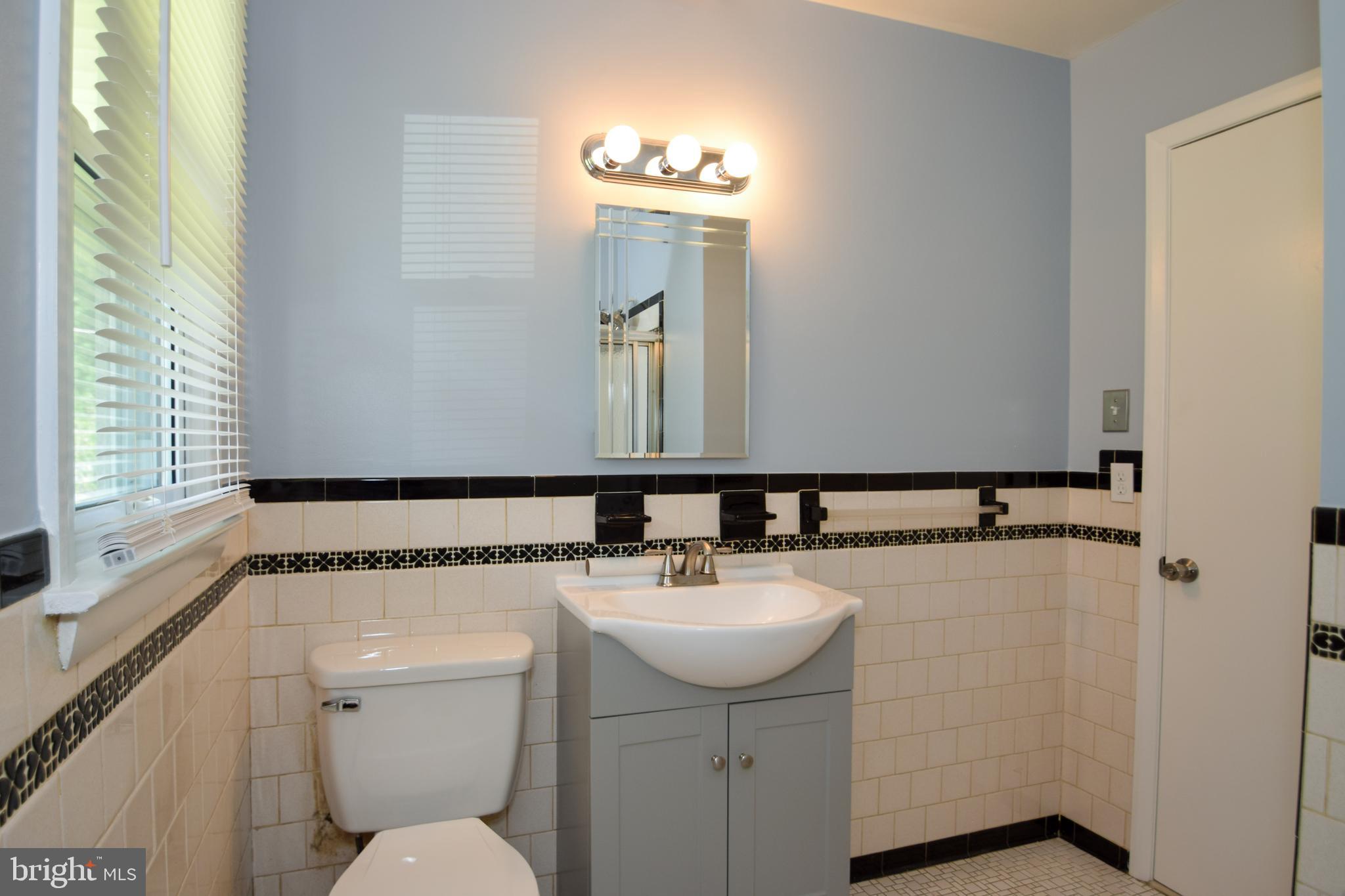 2409 Roth Road Edgewood, MD 21040 - Photo 21 of 37 Main level bath