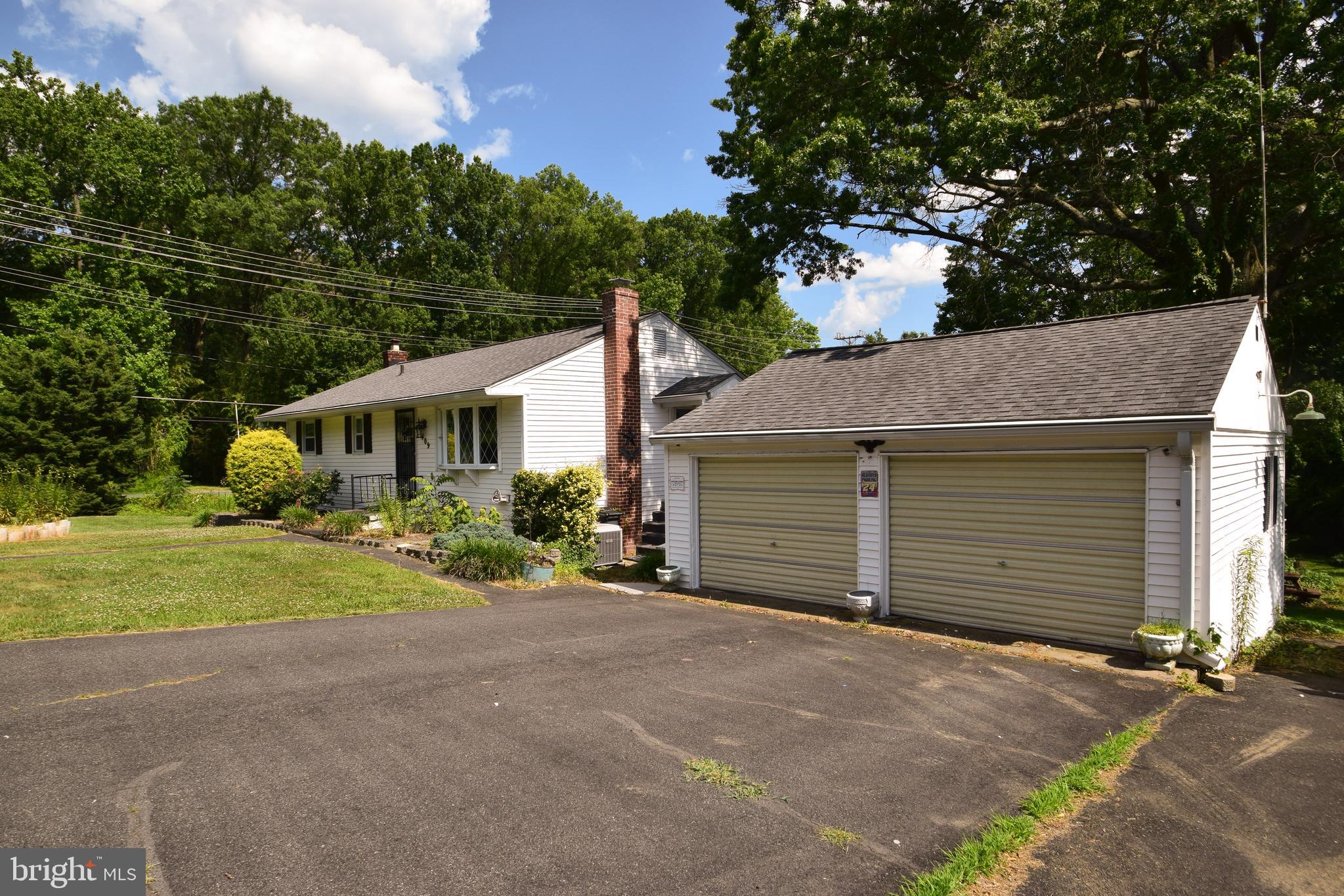 2409 Roth Road Edgewood, MD 21040 - Photo 29 of 37 Garage & main driveway parking