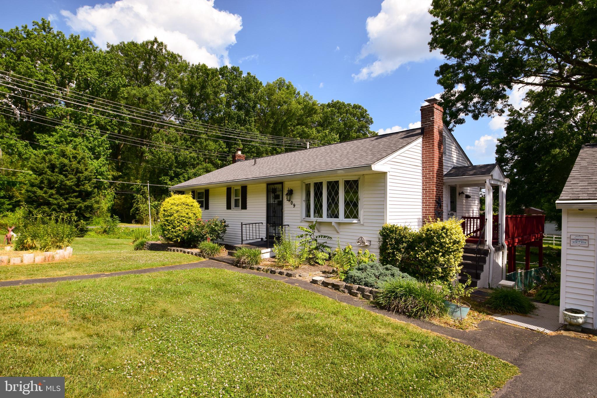 2409 Roth Road Edgewood, MD 21040 - Photo 5 of 37 Newly updated & move-in ready!