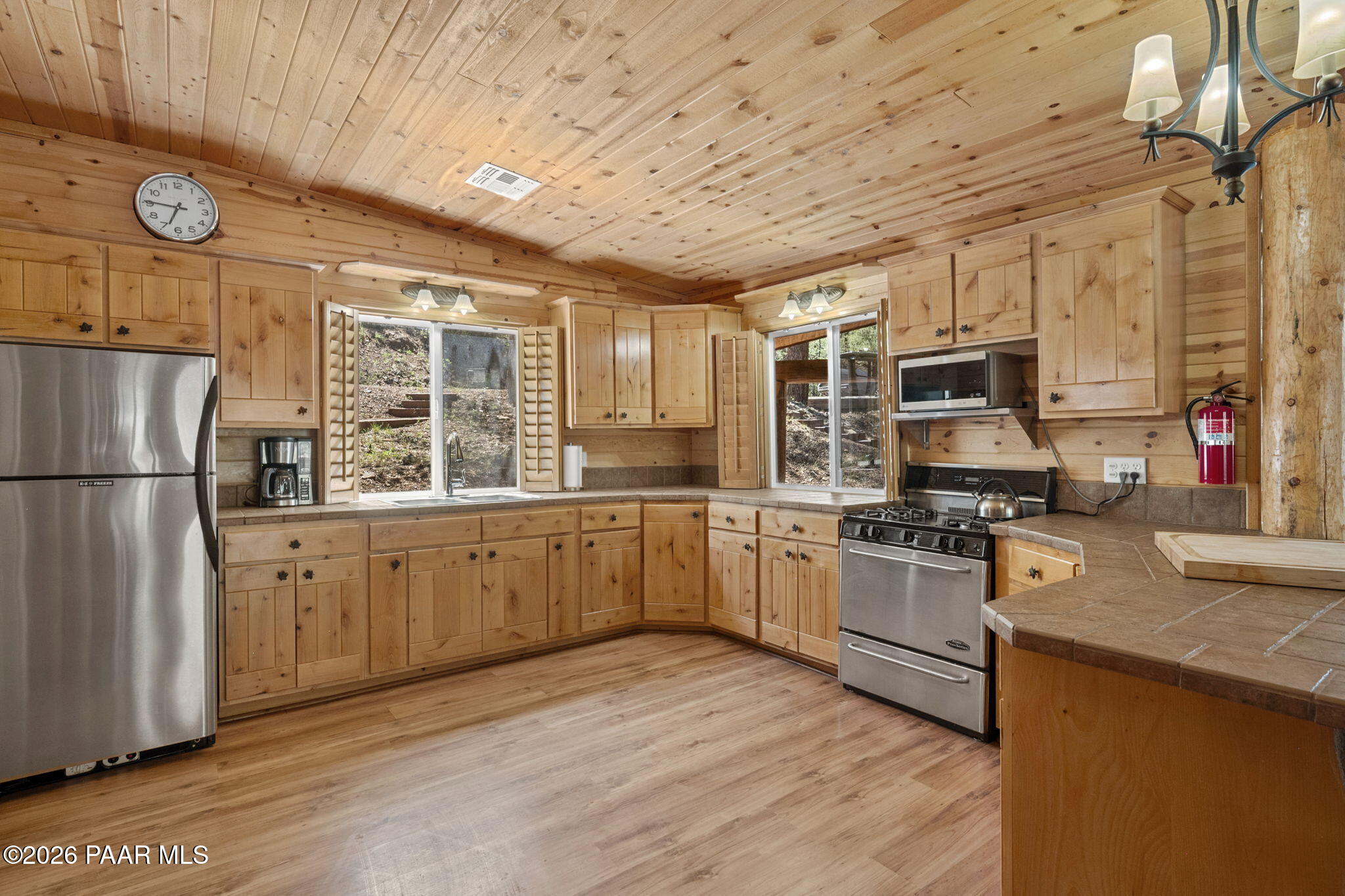 6151 Bannie Mine Road Prescott, AZ 86303 - Photo 12 of 42 16-Kitchen