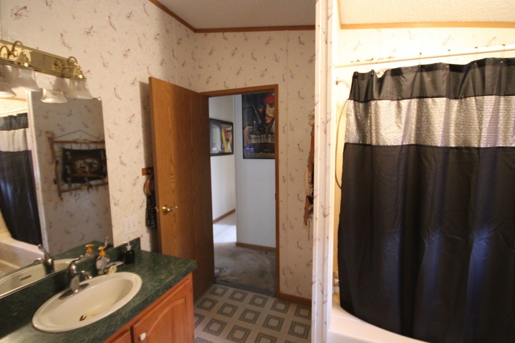 5945 East Baseline Road Mount Pleasant, MI 48858 - Photo 28 of 33 1822068-27.JPG