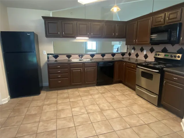 $2,000 | 2214 South Ferrisburg Court, Sugar Land, TX 77478