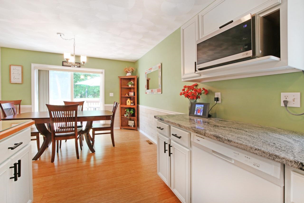8 Royal Lane, Unit 22 Raymond, NH 03077 - Photo 11 of 60