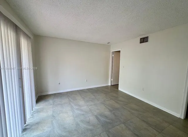 $3,500 | Spring Tree, Sunrise, FL 33351