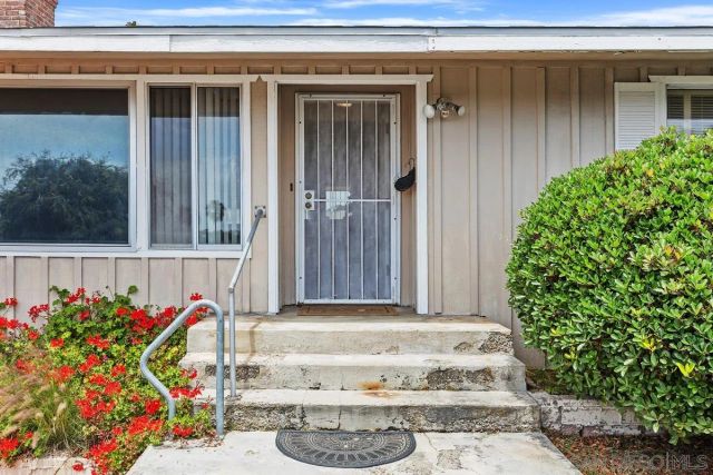 $2,100,000 | 5461 Linda Rosa Avenue, La Jolla, CA 92037