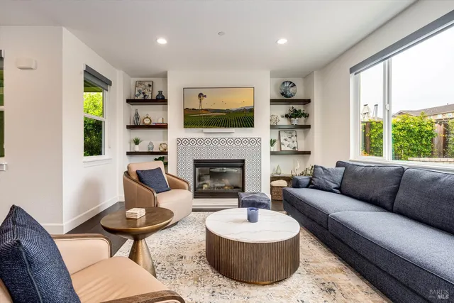 $1,085,000 | 349 Vinterra Court, Napa, CA 94559