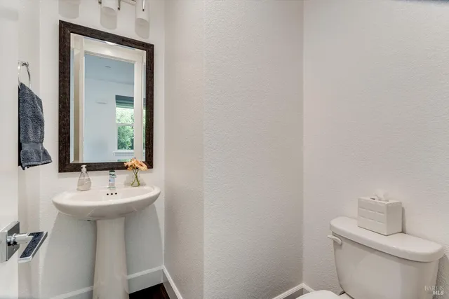 $1,085,000 | 349 Vinterra Court, Napa, CA 94559