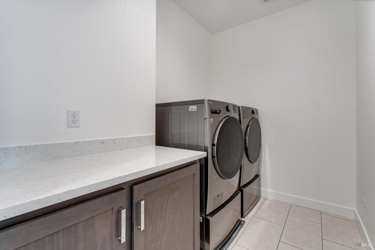 349 Vinterra Court Napa, CA 94559 - Photo 37 of 53 Laundry Room on the 2nd Level