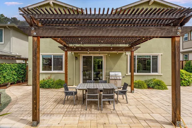 $1,085,000 | 349 Vinterra Court, Napa, CA 94559