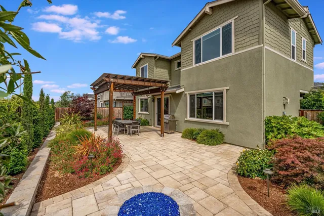 $1,085,000 | 349 Vinterra Court, Napa, CA 94559