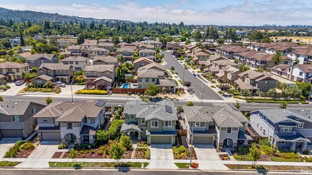 $1,085,000 | 349 Vinterra Court, Napa, CA 94559