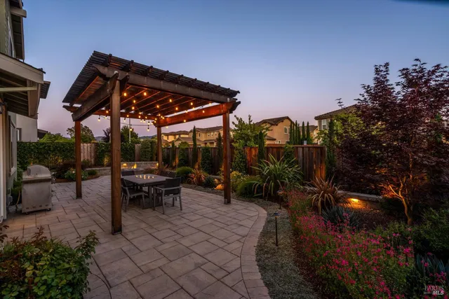 $1,085,000 | 349 Vinterra Court, Napa, CA 94559