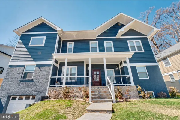 $2,149,000 | 7121 West Greenvale Parkway, Chevy Chase, MD 20815