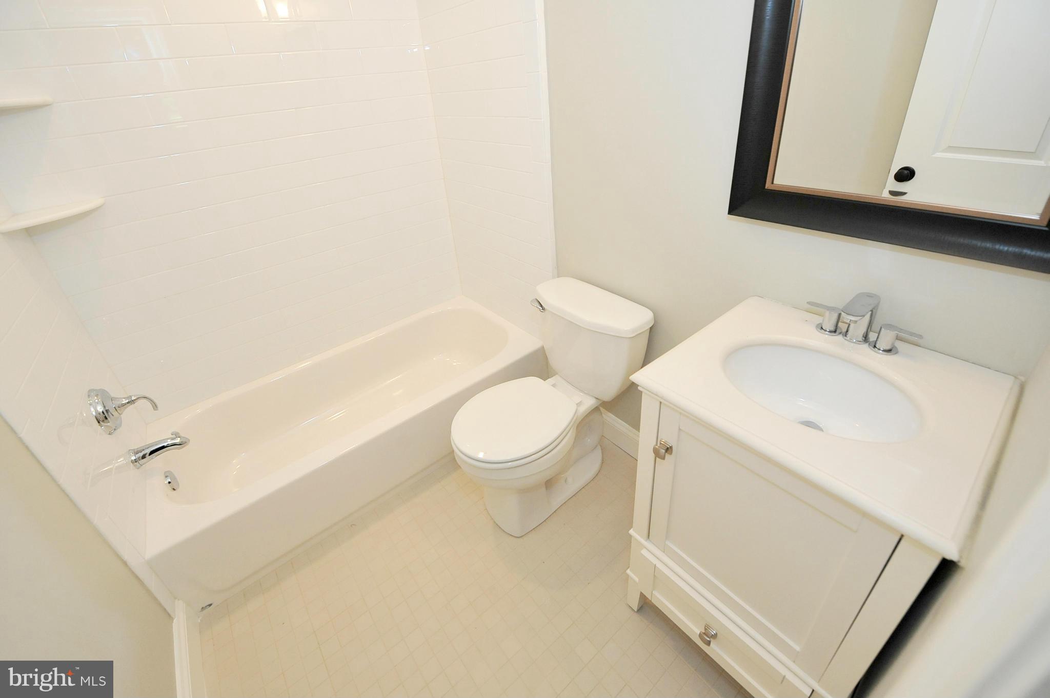 5813 Lenox Road Bethesda, MD 20817 - Photo 20 of 27 Bath