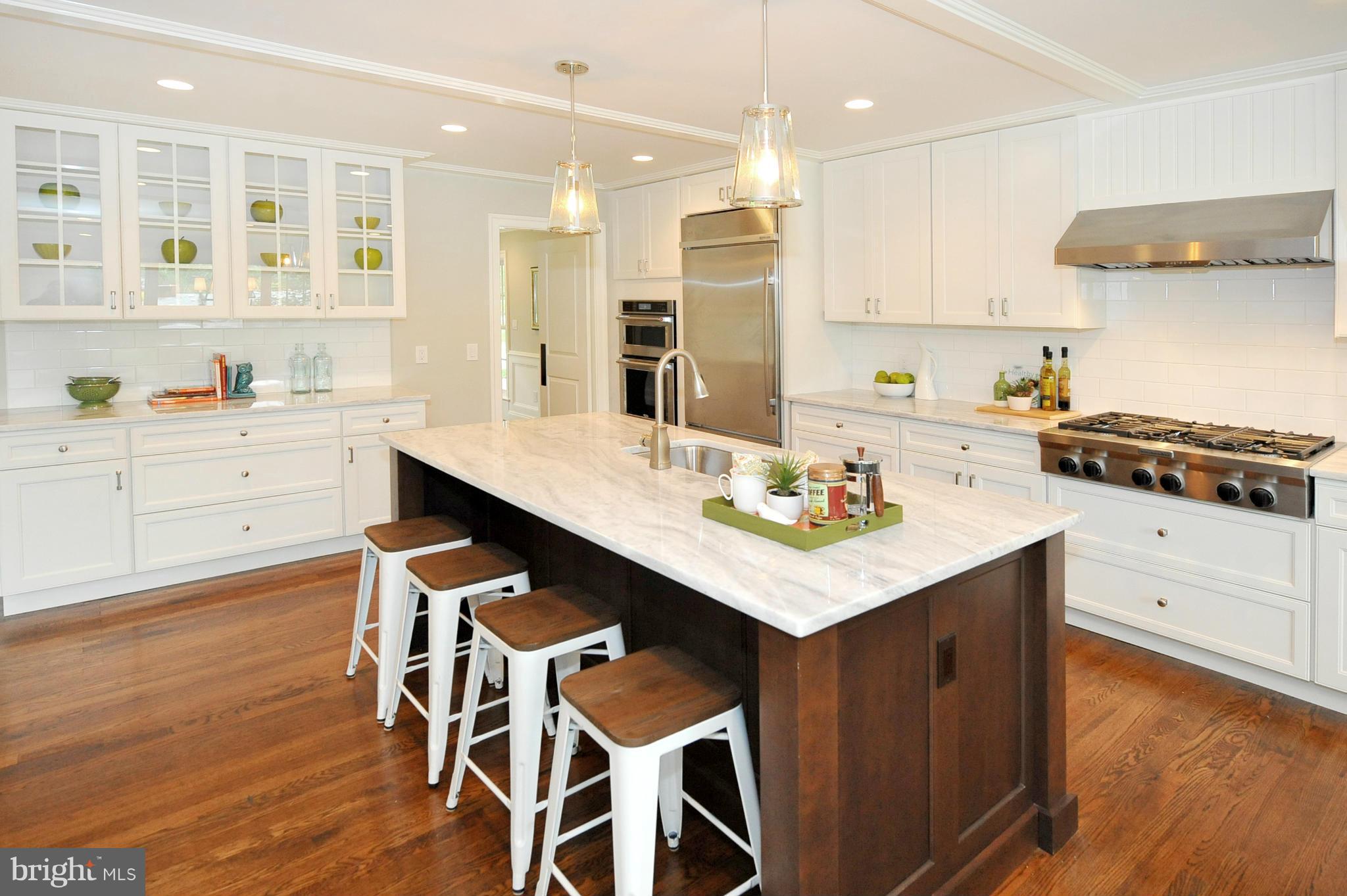 5813 Lenox Road Bethesda, MD 20817 - Photo 4 of 27 Kitchen