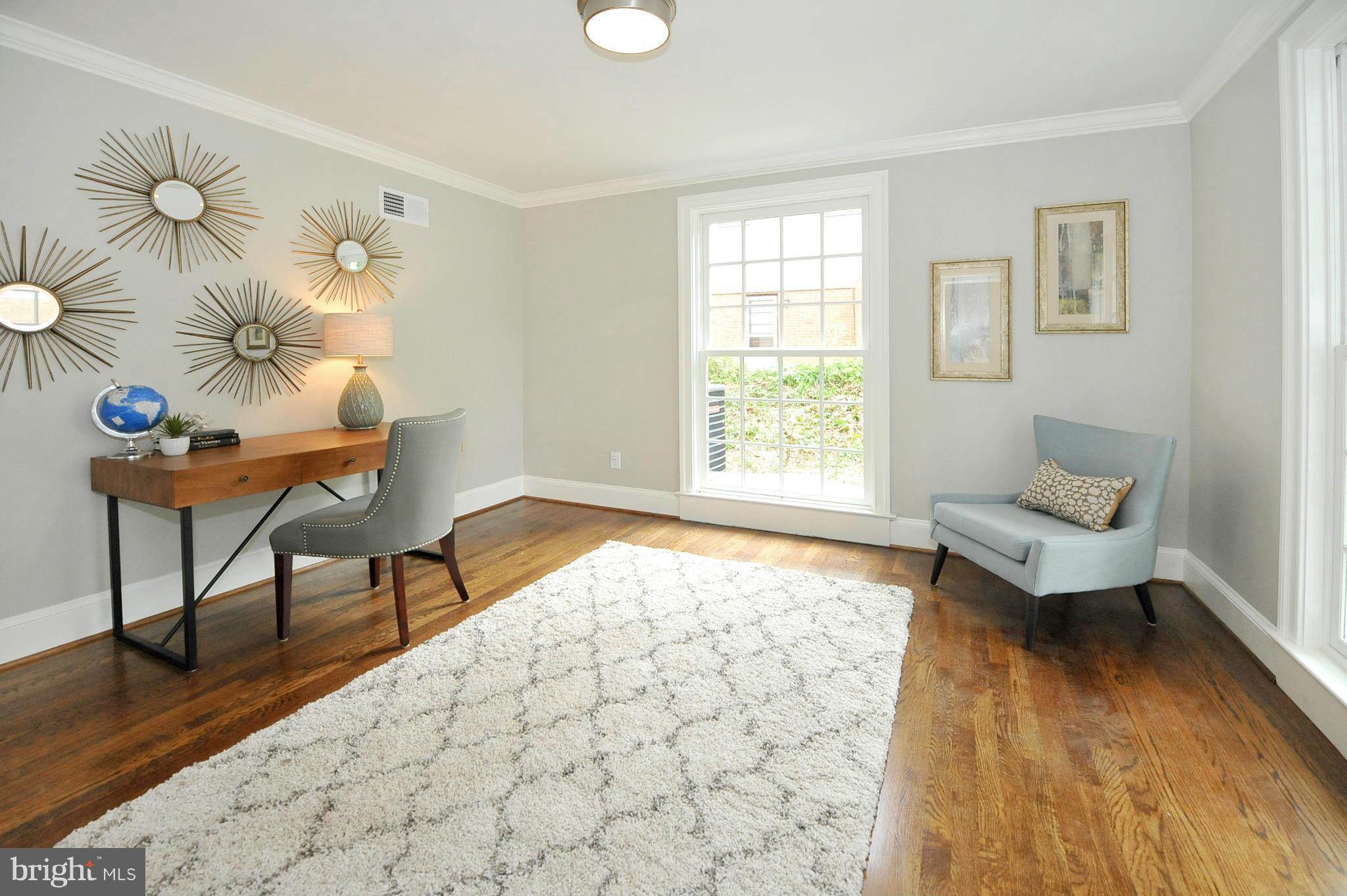 5813 Lenox Road Bethesda, MD 20817 - Photo 9 of 27 Main level office