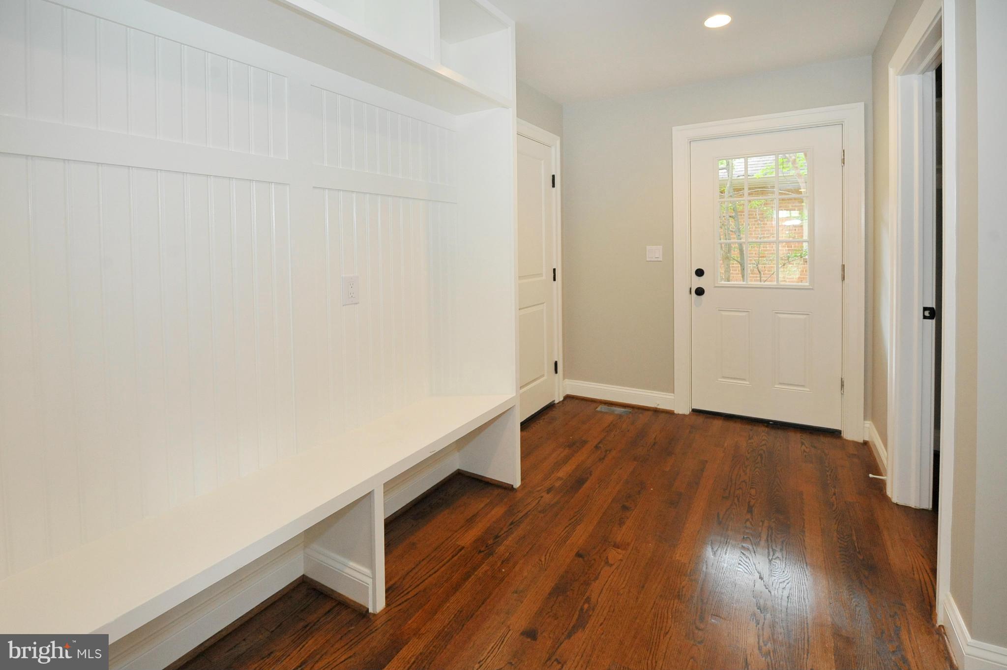 5813 Lenox Road Bethesda, MD 20817 - Photo 10 of 27 Mud room