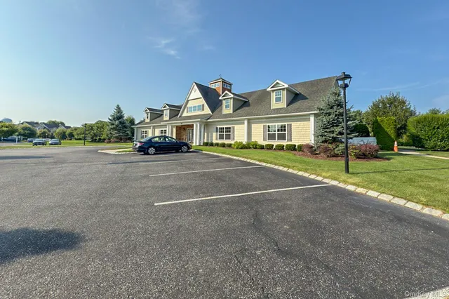 $665,000 | 18 Kensington Court, Riverhead, NY 11901