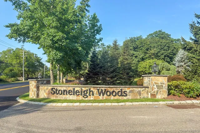 $665,000 | 18 Kensington Court, Riverhead, NY 11901