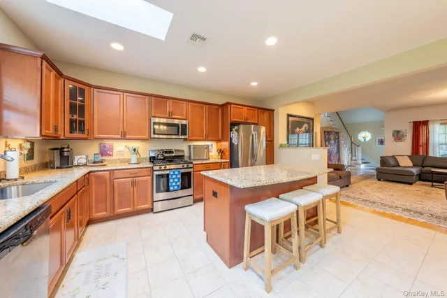 $665,000 | 18 Kensington Court, Riverhead, NY 11901