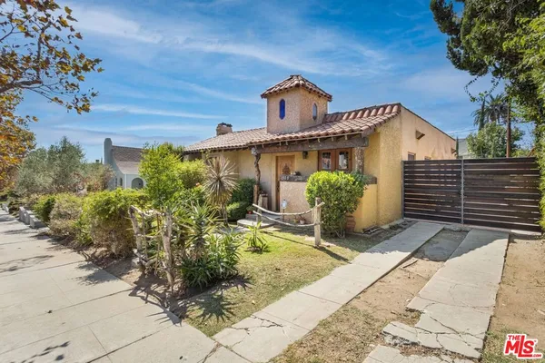 $1,520,000 | 1309 Carmona Avenue, Los Angeles, CA 90019