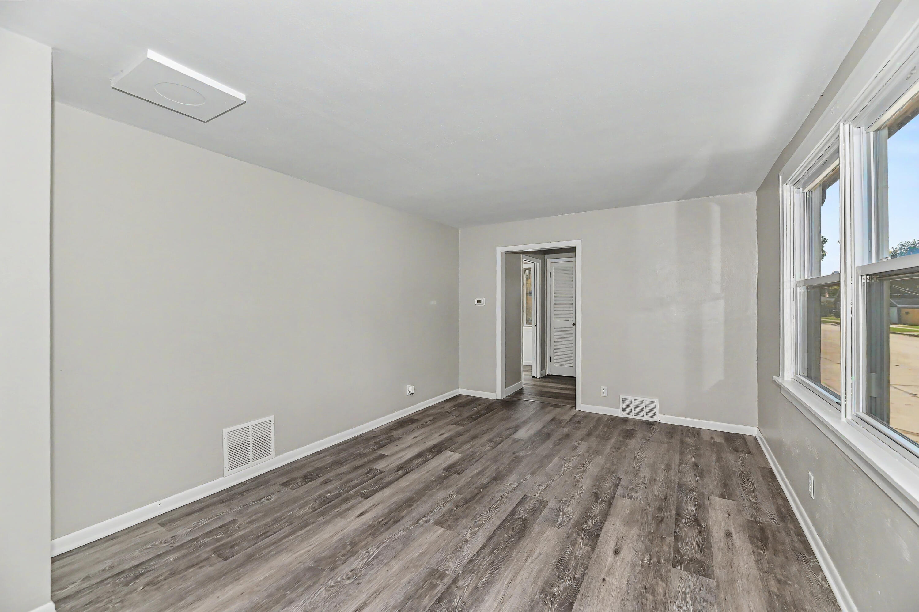 3400 8th Avenue Racine, WI 53402 - Photo 12 of 27 eigth-15