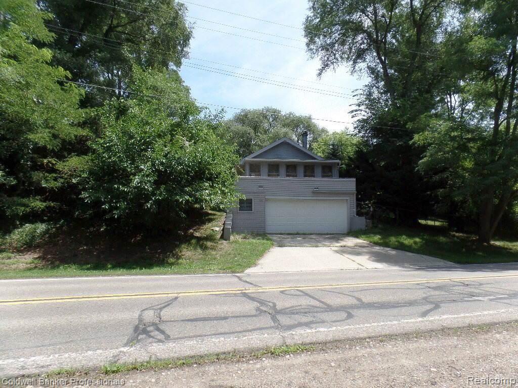 2550 Loon Lake Road Wixom, MI 48393 - Photo 4 of 20