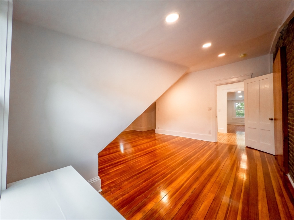 100 Chestnut Avenue, Unit 3 Boston, MA 02130 - Photo 17 of 27