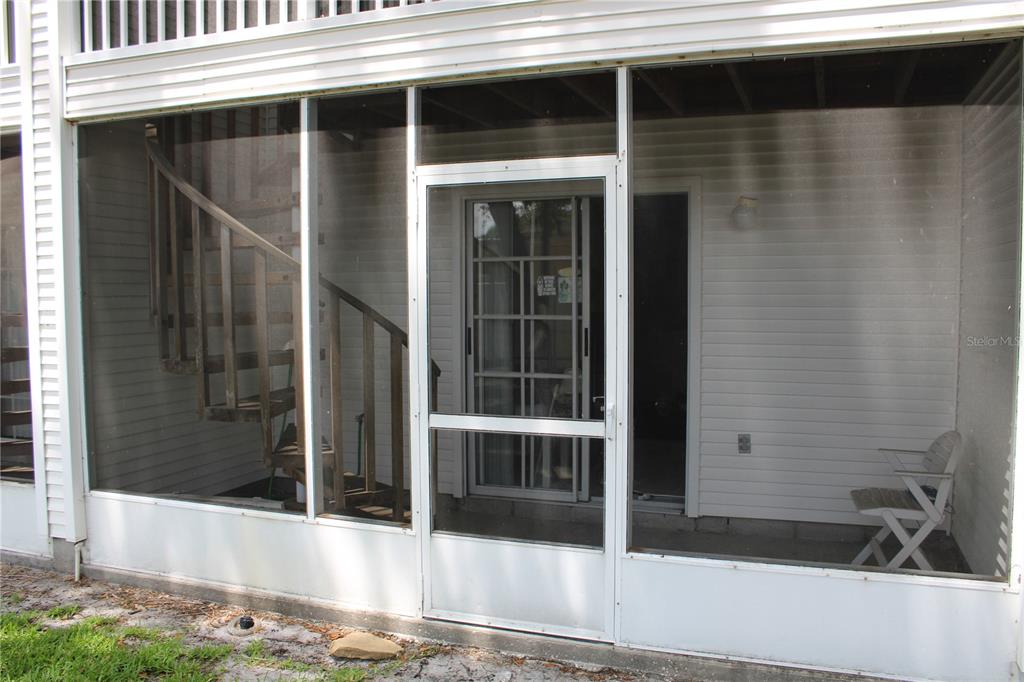 9722 Indian Key Trail, Unit 116 Seminole, FL 33776 - Photo 53 of 65 a view of a balcony with a tub