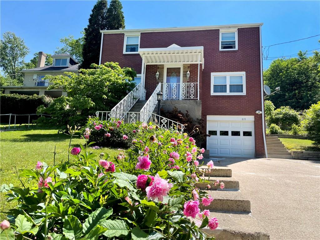 819 Sherwood Road Pittsburgh, PA 15221 - Photo 1 of 22 Gallery Image 1