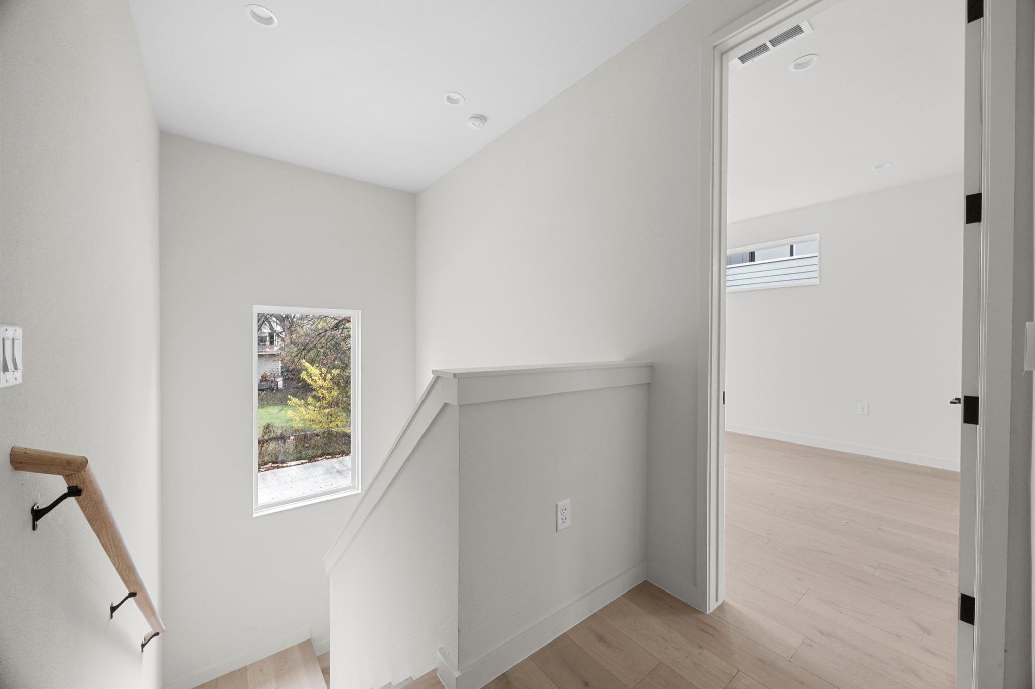1709 Maple Avenue, Unit 2B Austin, TX 78702 - Photo 16 of 28 a view of hallway with window