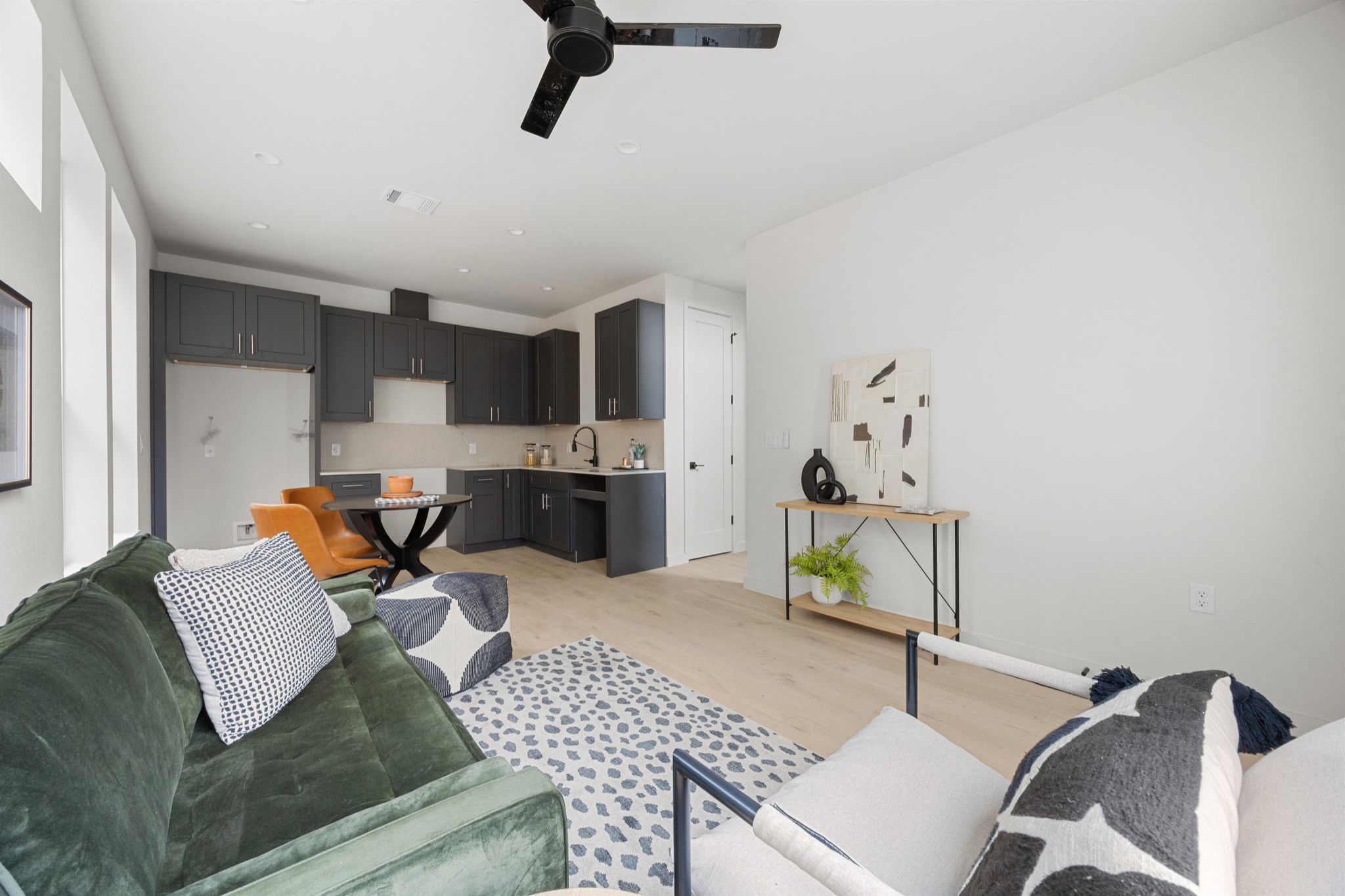 1709 Maple Avenue, Unit 2B Austin, TX 78702 - Photo 7 of 28 a living room with furniture