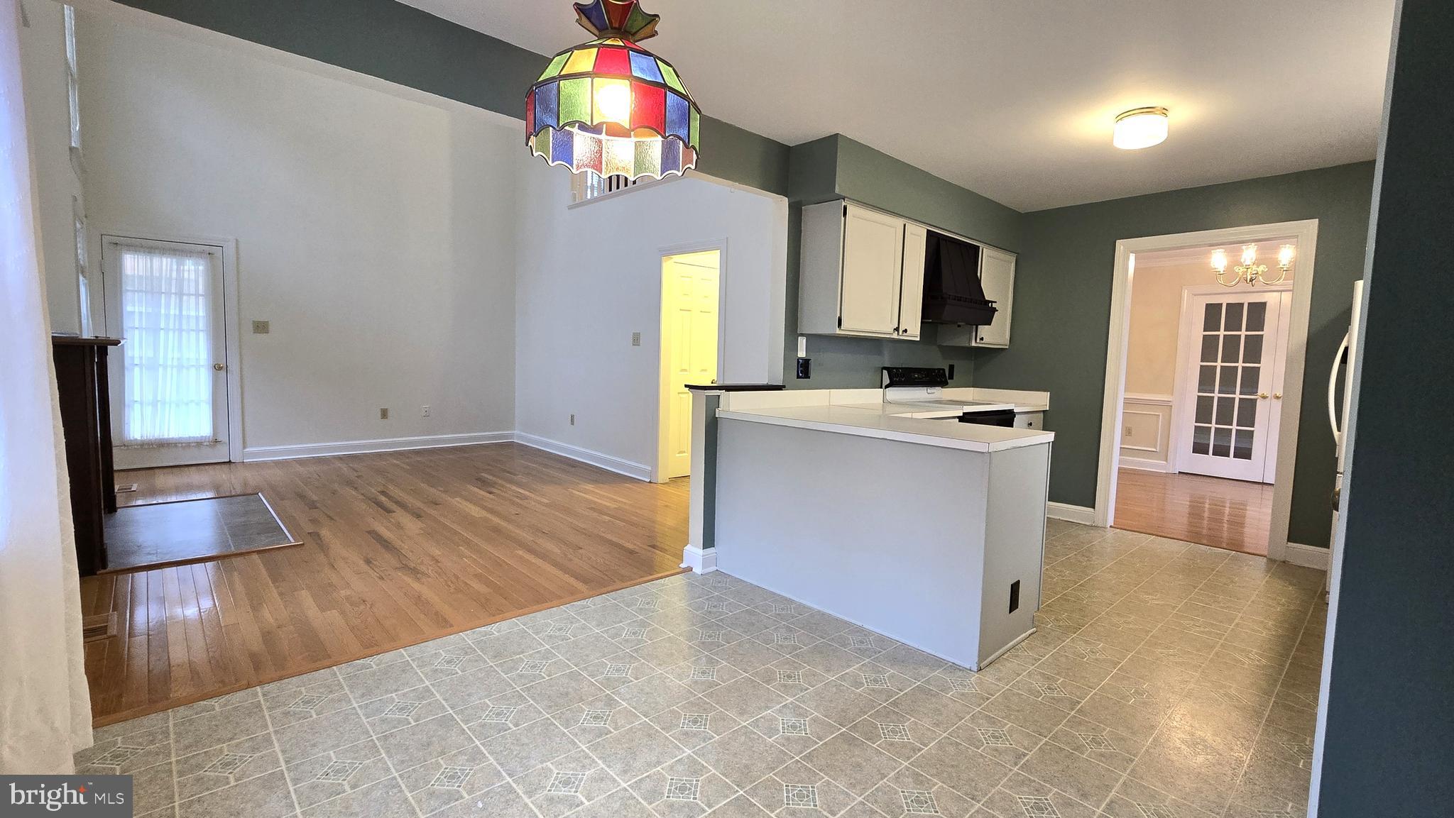 310 Henrico Road Front Royal, VA 22630 - Photo 22 of 71 Family room off kitchen