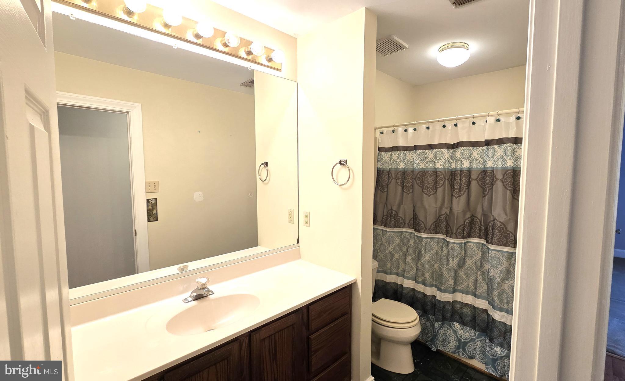 310 Henrico Road Front Royal, VA 22630 - Photo 55 of 71 Hall Full Bath