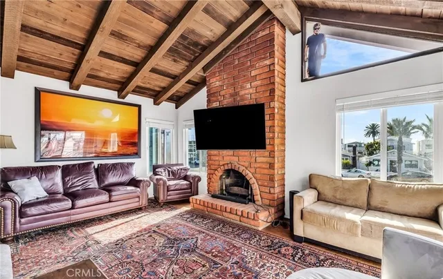 $6,250 | 812 West Balboa Boulevard, Newport Beach, CA 92661