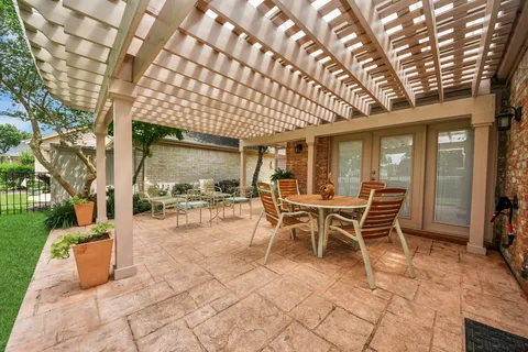 $599,000 | 31 Bendwood Drive, Sugar Land, TX 77478