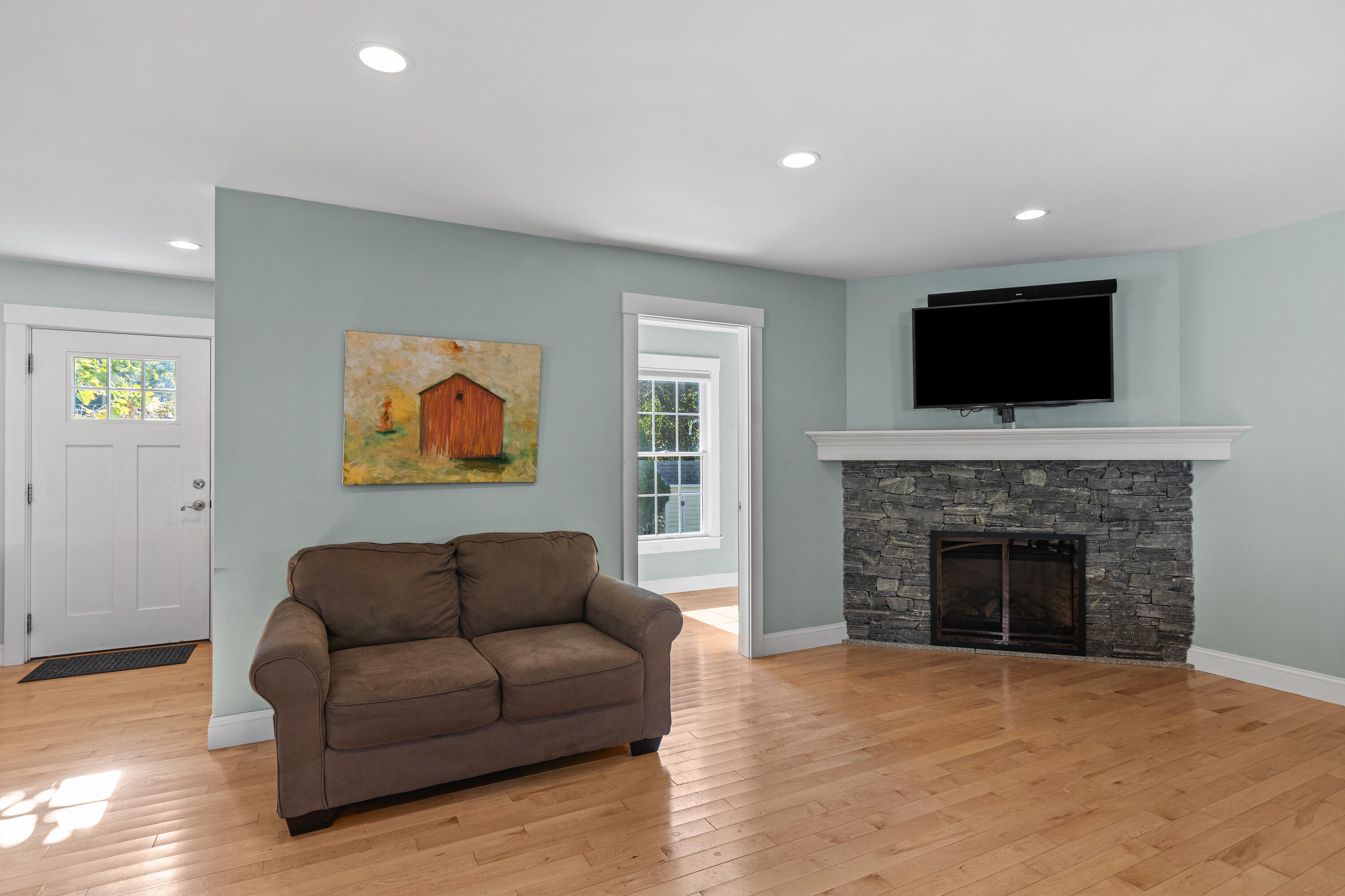 109 Old Post Road Kittery, ME 03904 - Photo 13 of 40 109 Old Post Rd Kittery ME 03904-30