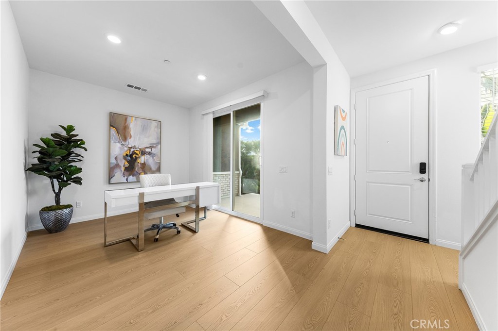 249 Steely Irvine, CA 92614 - Photo 4 of 40