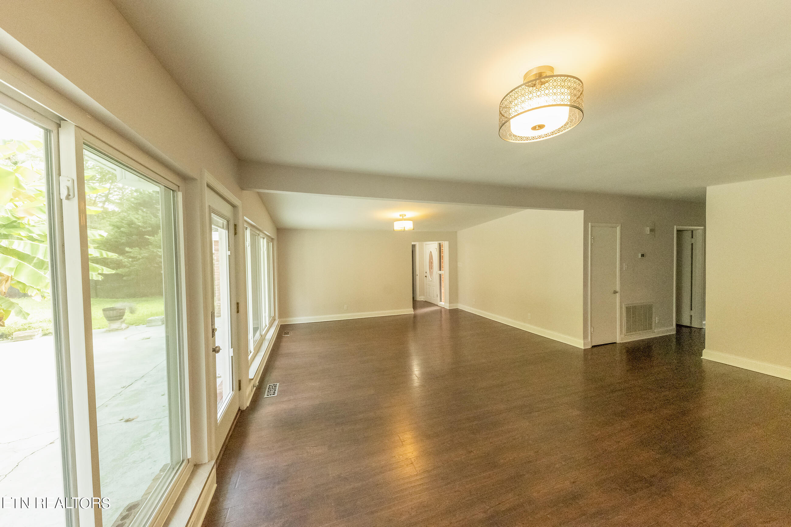 109 Daniel Lane Oak Ridge, TN 37830 - Photo 11 of 37 D7C3A1045 copy