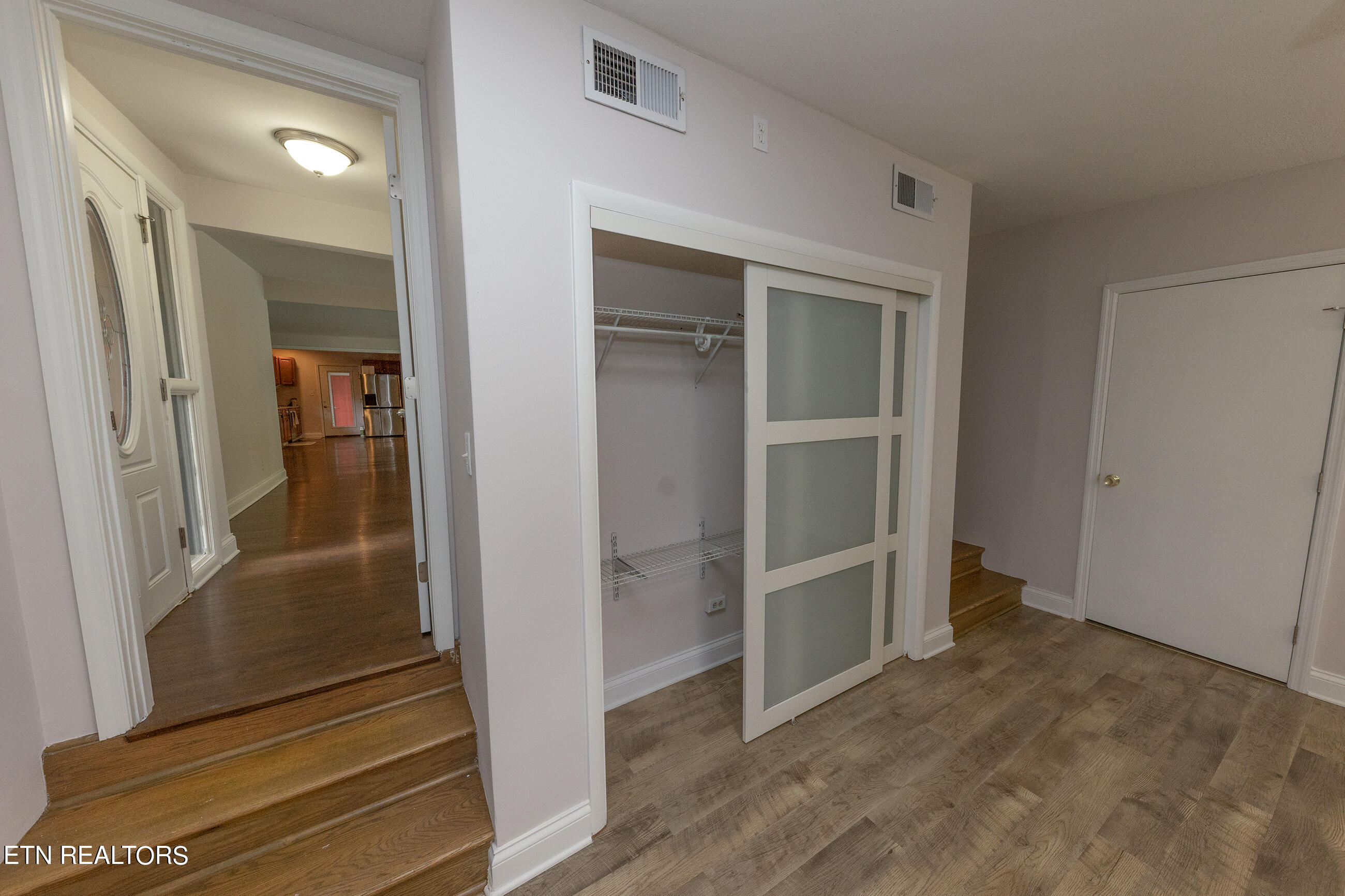 109 Daniel Lane Oak Ridge, TN 37830 - Photo 17 of 37 D7C3A0993 copy