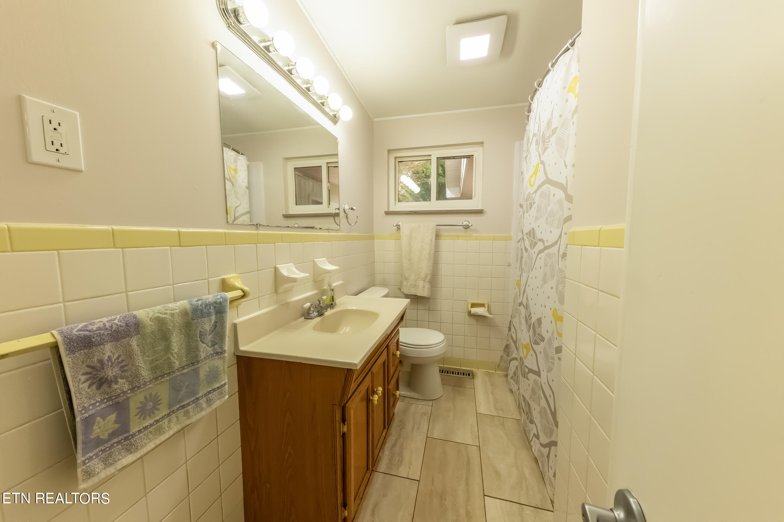109 Daniel Lane Oak Ridge, TN 37830 - Photo 23 of 37 D7C3A1017 copy