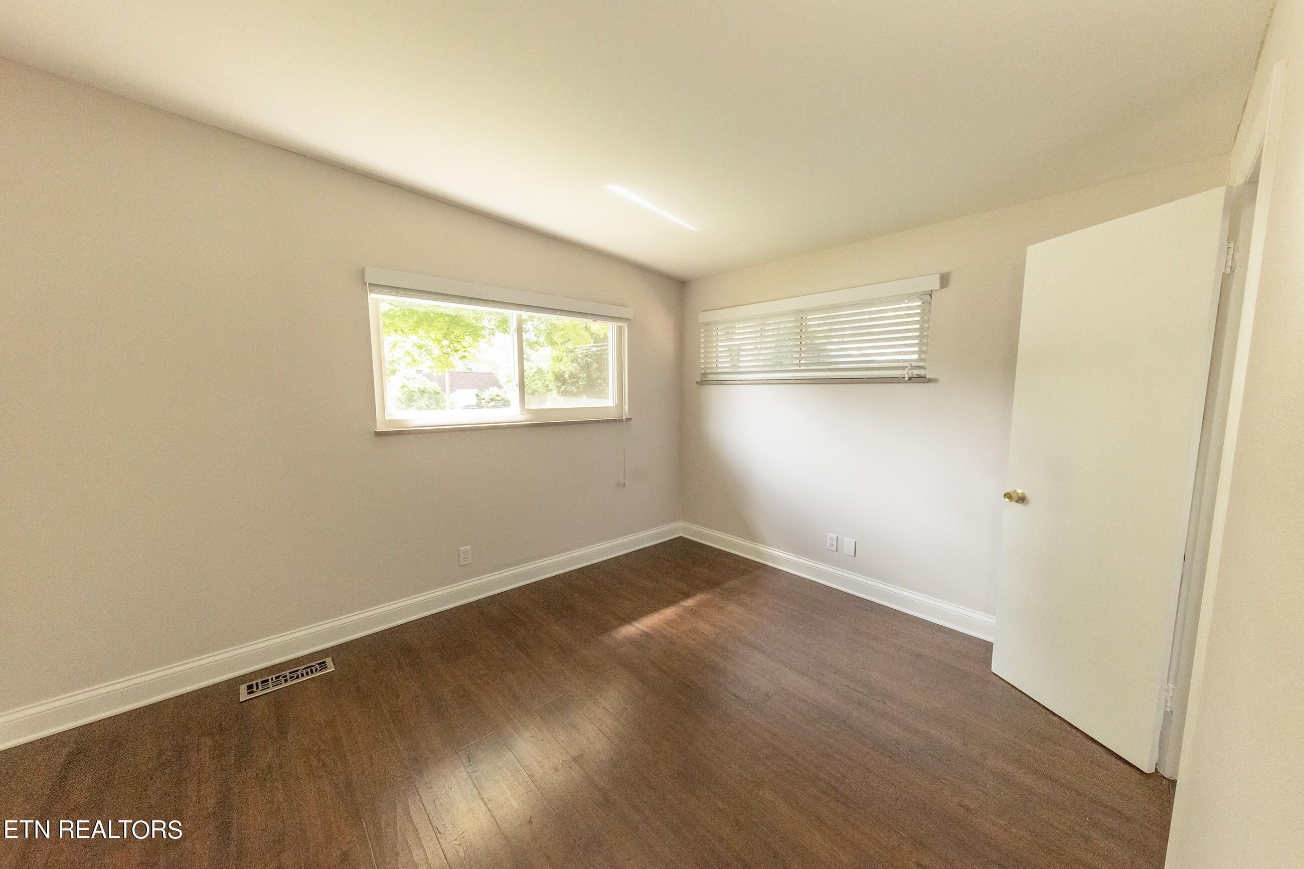 109 Daniel Lane Oak Ridge, TN 37830 - Photo 27 of 37 D7C3A1022 copy