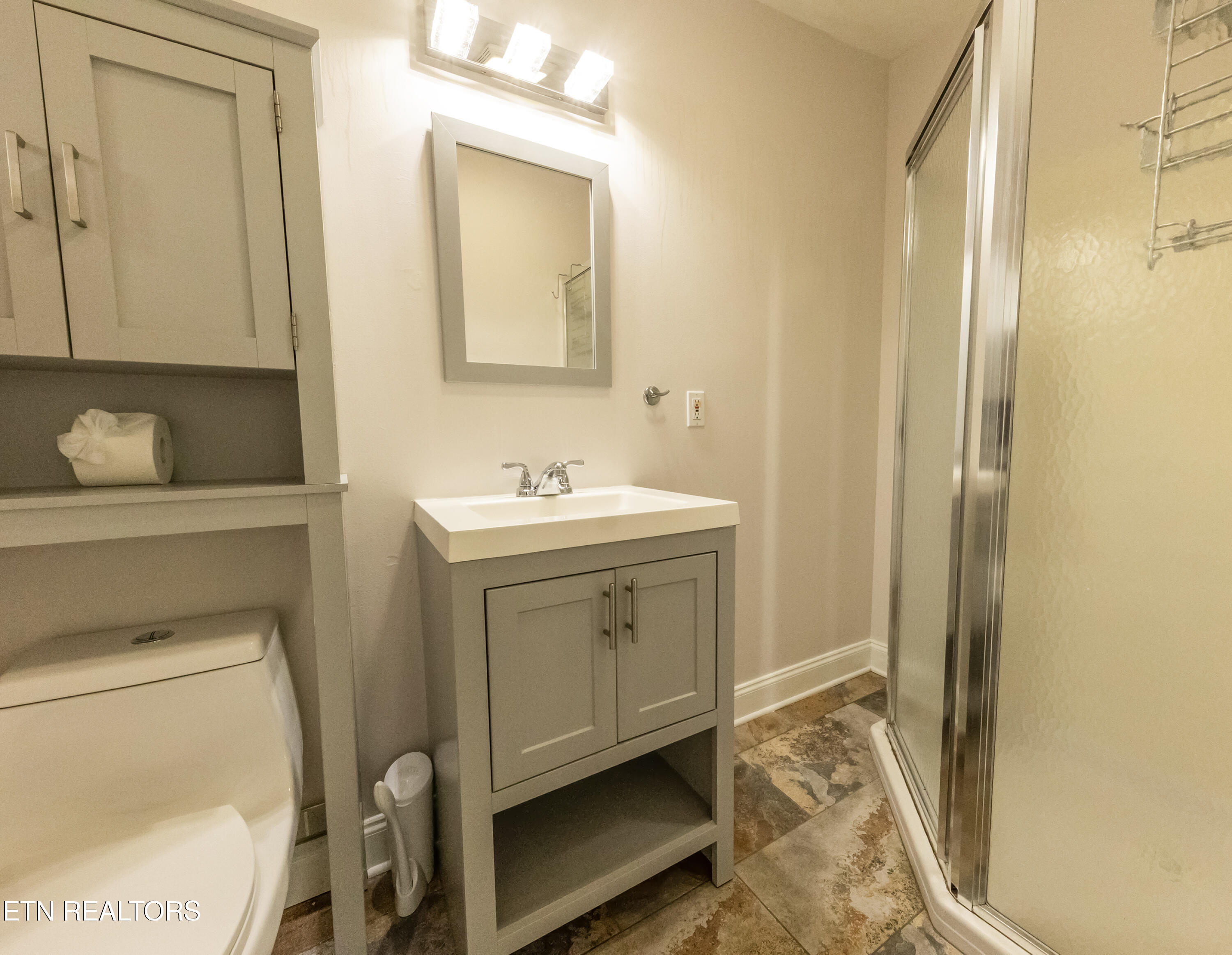 109 Daniel Lane Oak Ridge, TN 37830 - Photo 29 of 37 d7C3A1024 copy