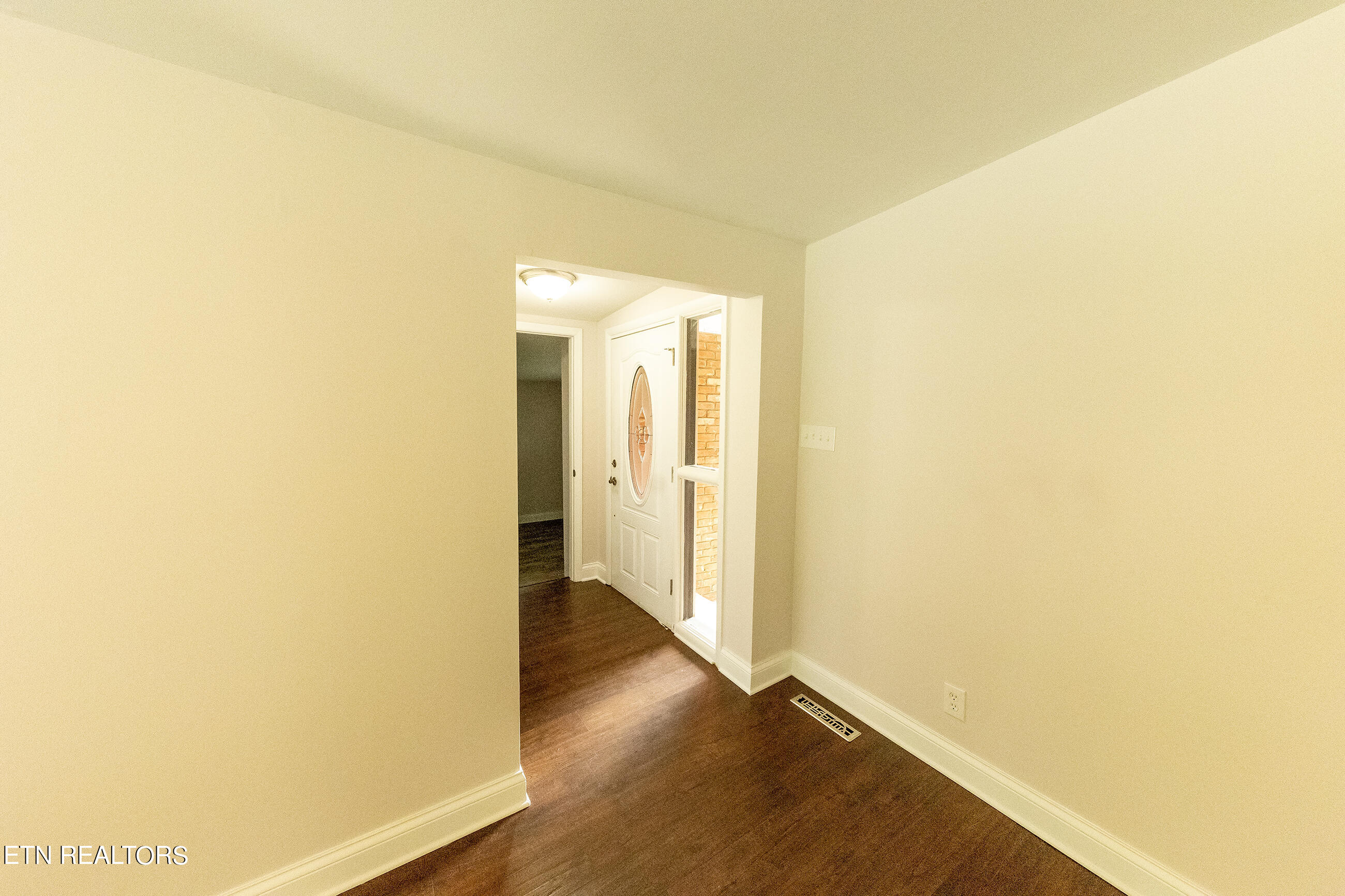 109 Daniel Lane Oak Ridge, TN 37830 - Photo 36 of 37 D7C3A1043 copy