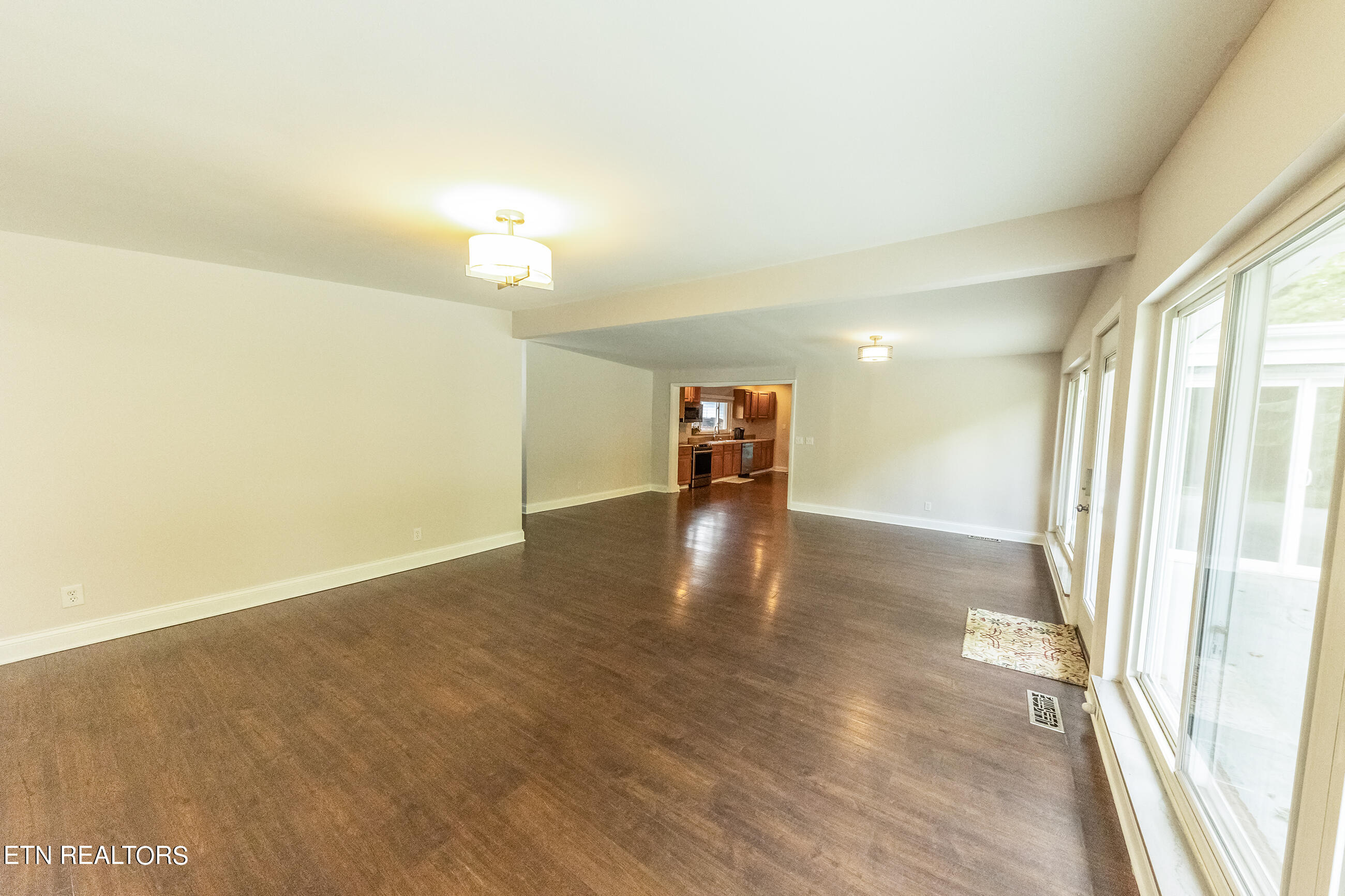 109 Daniel Lane Oak Ridge, TN 37830 - Photo 10 of 37 D7C3A1038 copy