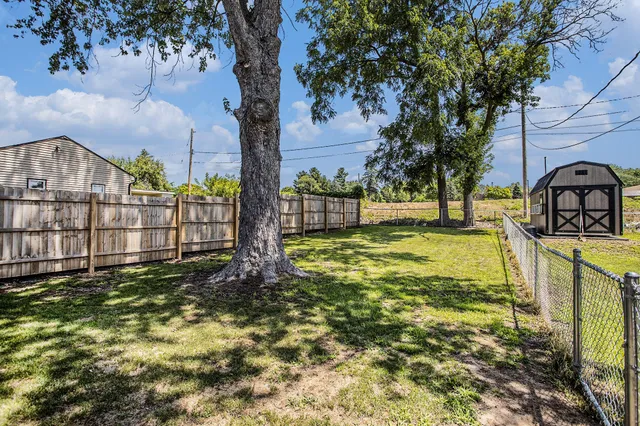 $219,000 | 320 East Drive, Marshall, MI 49068