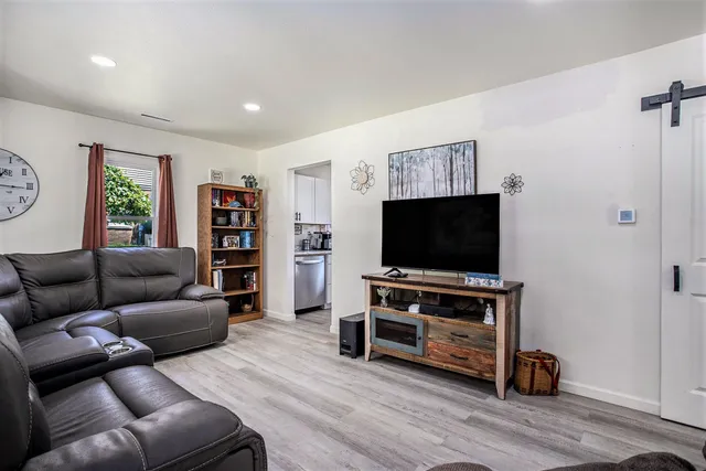 $219,000 | 320 East Drive, Marshall, MI 49068