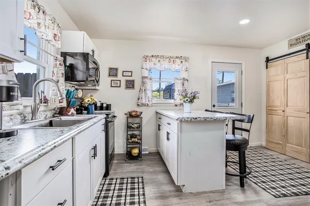 $219,000 | 320 East Drive, Marshall, MI 49068