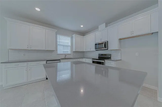 $2,350 | 2120 Live Oak Lake Road, St. Cloud, FL 34771